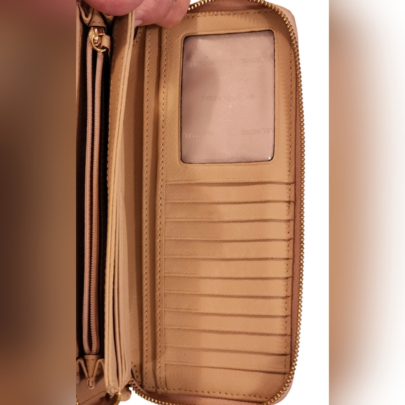 Michael Kors Jet Set Travel Large Camel Leather Continental Wallet - Picture 7 of 8